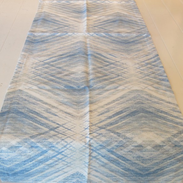 Tischläufer Rauten Muster blau weiß grau